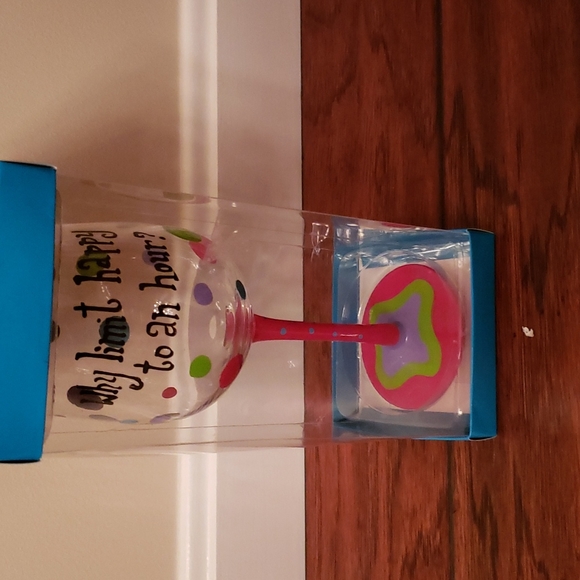 New -painted wine glass - Picture 3 of 8